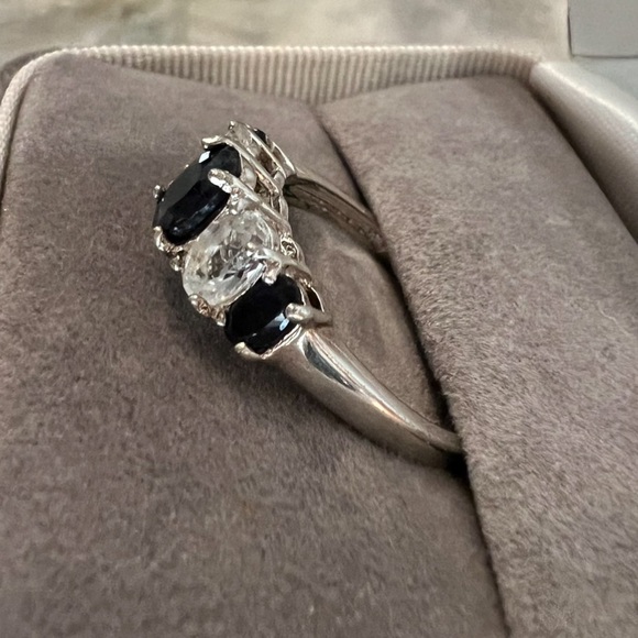 Vintage Genuine Sapphire Ring Solid 925 Sterling Silver Oval Cut Blue & White - Picture 16 of 17